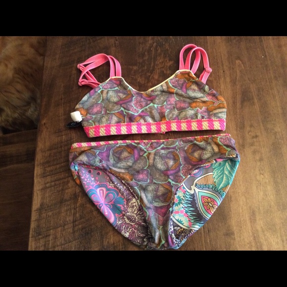 Maaji size 8 reversible - Picture 2 of 3